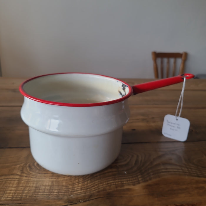 STV32 Red and White Enamel Pot