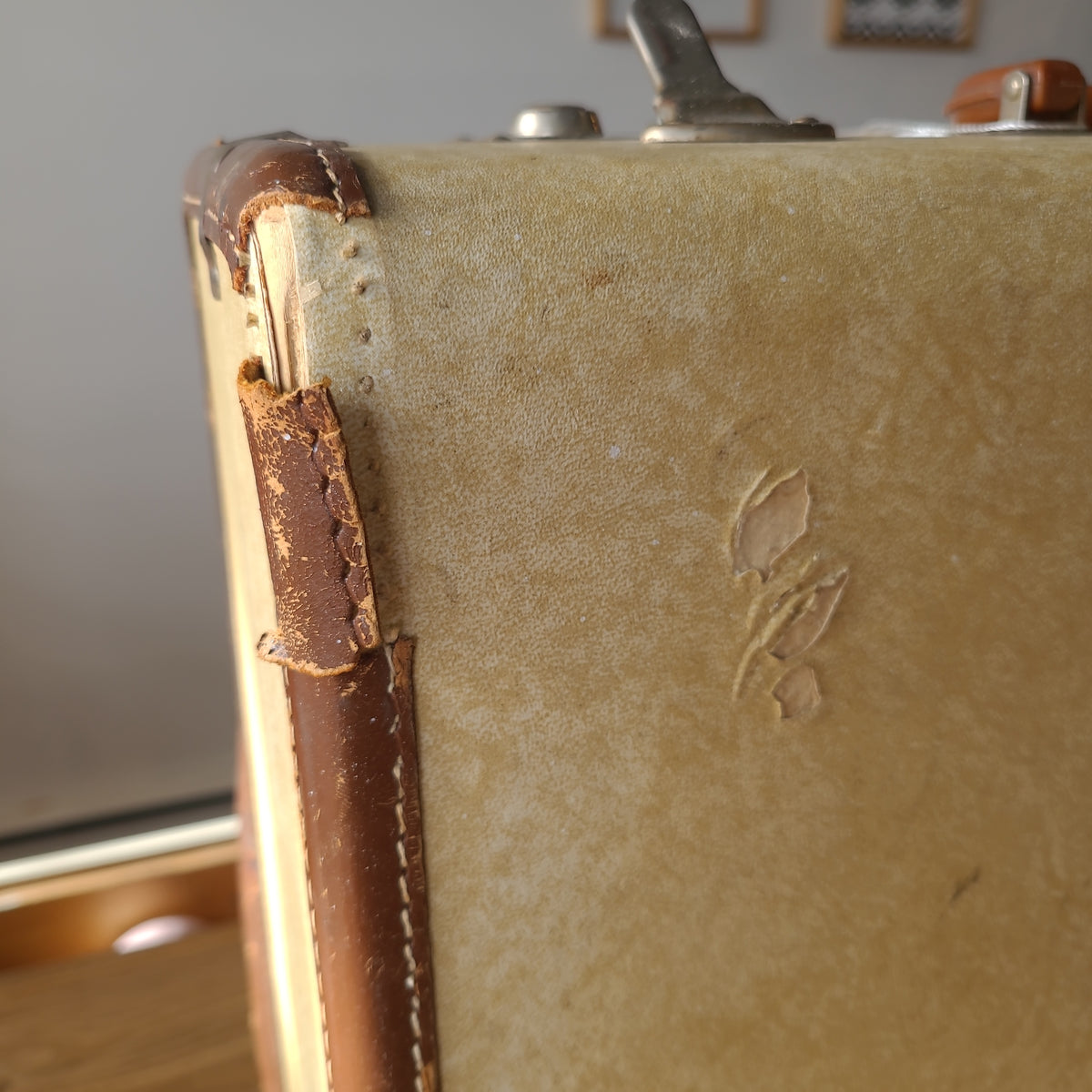 STV24 Vintage Aeropack by McBrine Suitcase