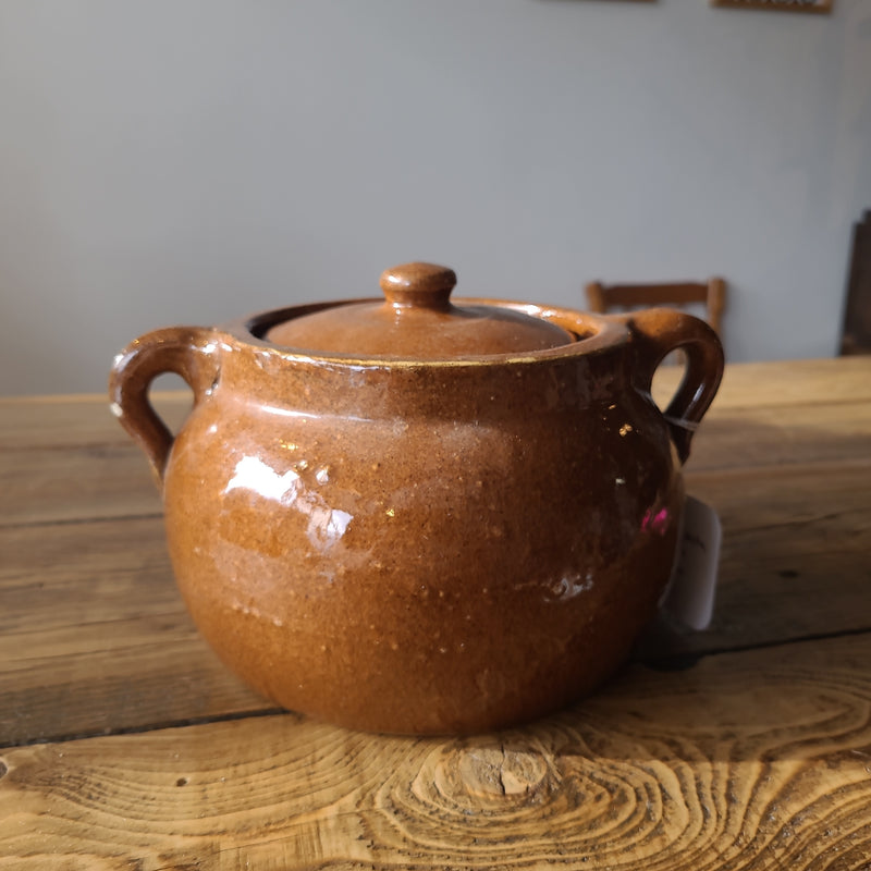 STV14 Vintage Medalta Bean Pot