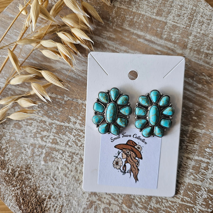 Conch Stone Stud Earrings-Turquoise