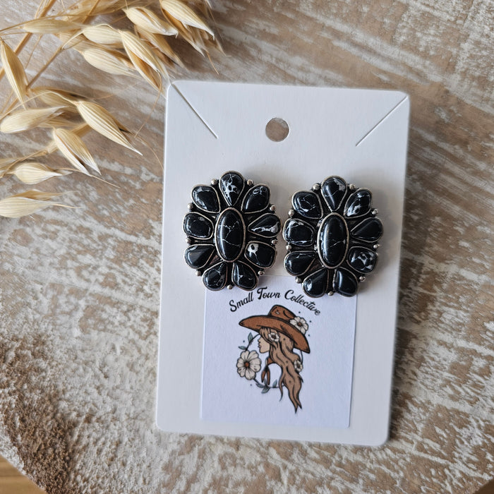 Conch Stone Stud Earrings-Black