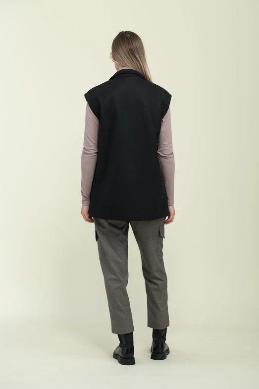 Orb Nikki Outwear Vest-Black